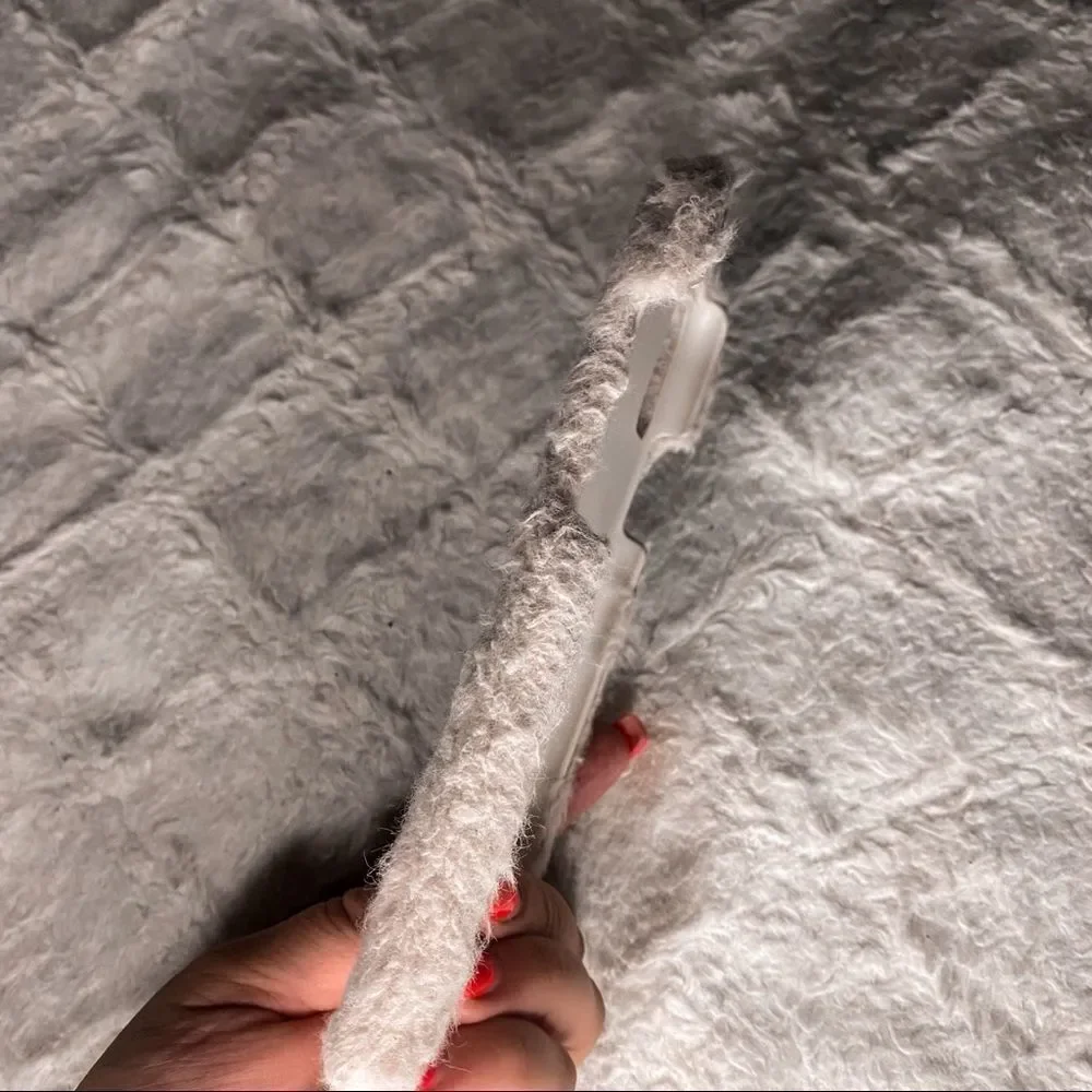 FUR Case For Iphone 11 - Picture 5 of 5